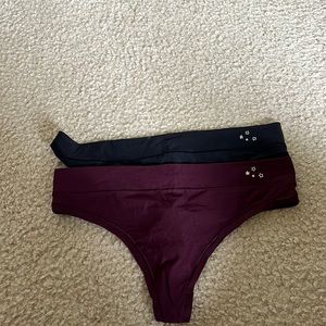 Bundle of Aerie Thongs